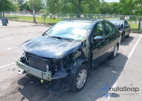 2016 Nissan Versa 1.6 S z USA, uszkodzony, nr VIN 3N1CN7AP0GL826205